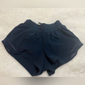 Lululemon Hotty Hot Lowrise Size 2 Navy Blue